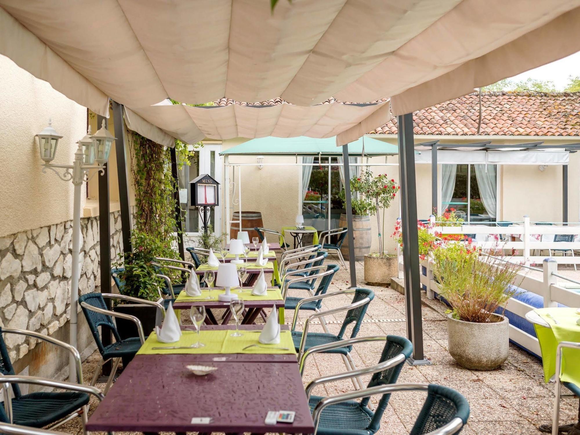 Hôtel Restaurant La Braisiere Saint-Romain  Exterior foto